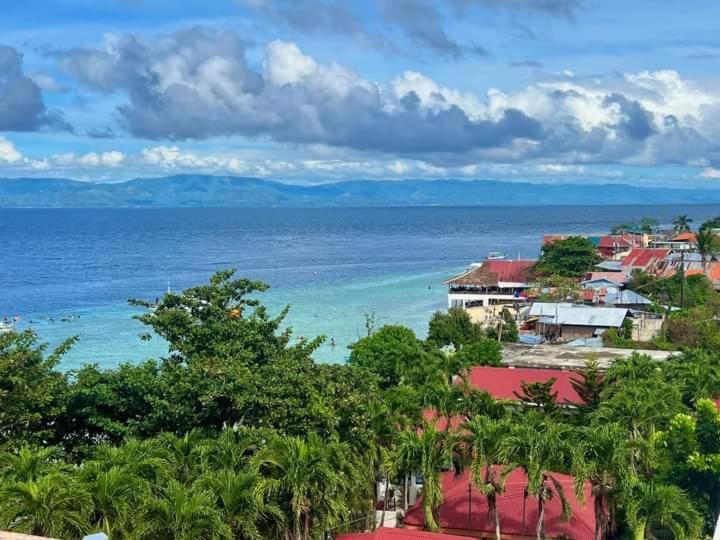 Strandhaus Condotel Moalboal Eksteriør bilde